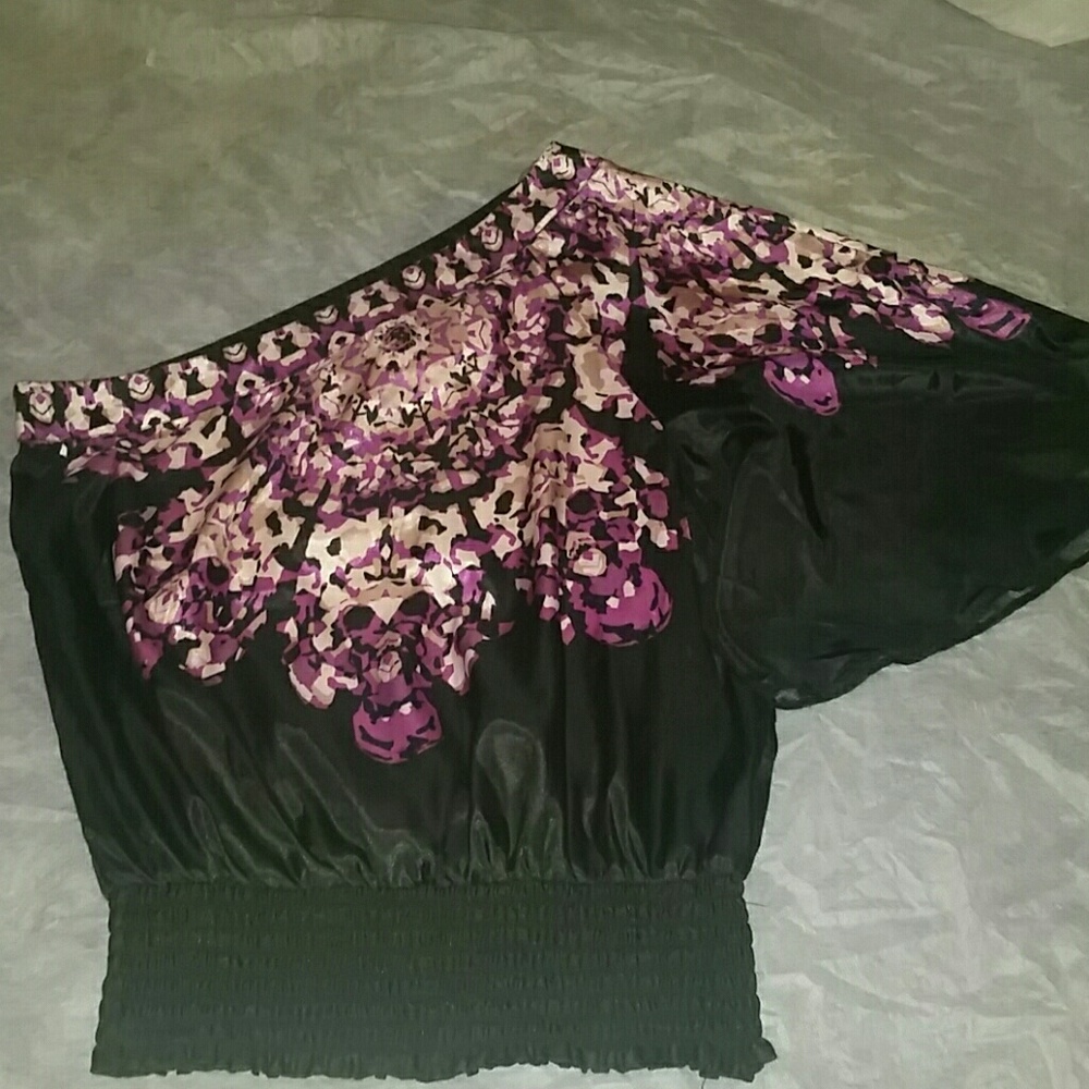 One shoulder top